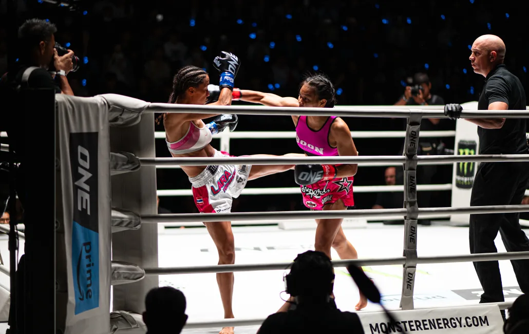 Anna “Supergirl” Jaroonsak delivers powerful punch at ONE Fight Night 13 (Countfilms)
