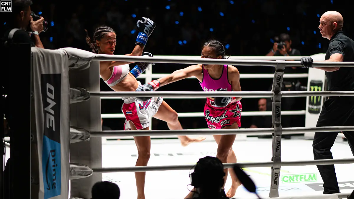 Anna “Supergirl” Jaroonsak victorious over Lara Fernandez at ONE Fight Night 13 (Countfilms)