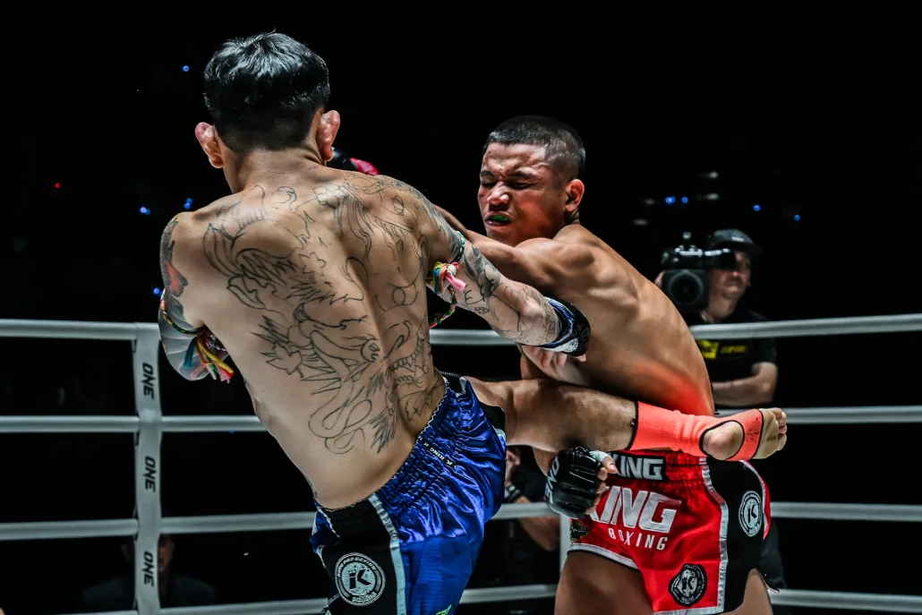 Lamnamkhong BS Muaythai vs. Samoynoi Tor Phusuwan