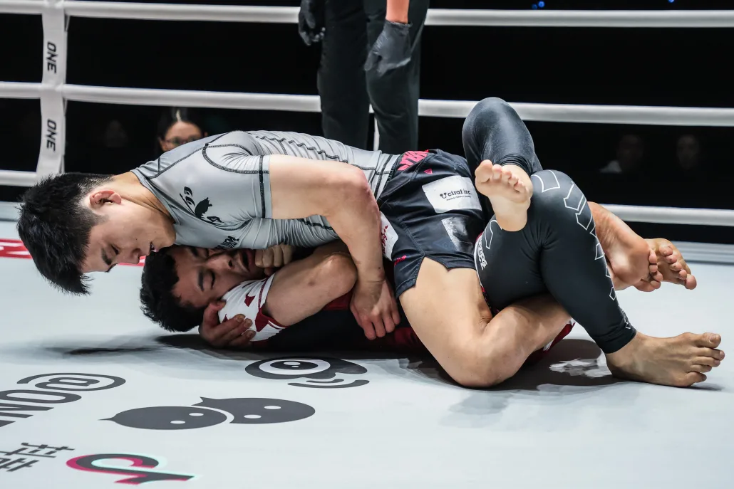 Shoya Ishiguro vs. Toshiyasu Sagae in Submission Grappling at ONE Friday Fights 55