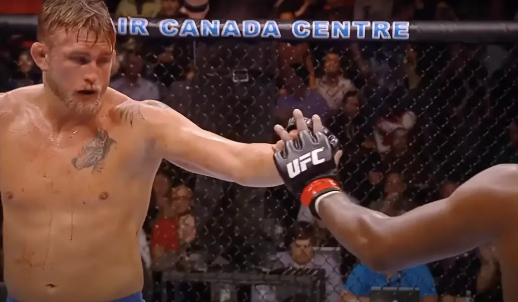 New UFC Gloves replacing older bulky MMA glove